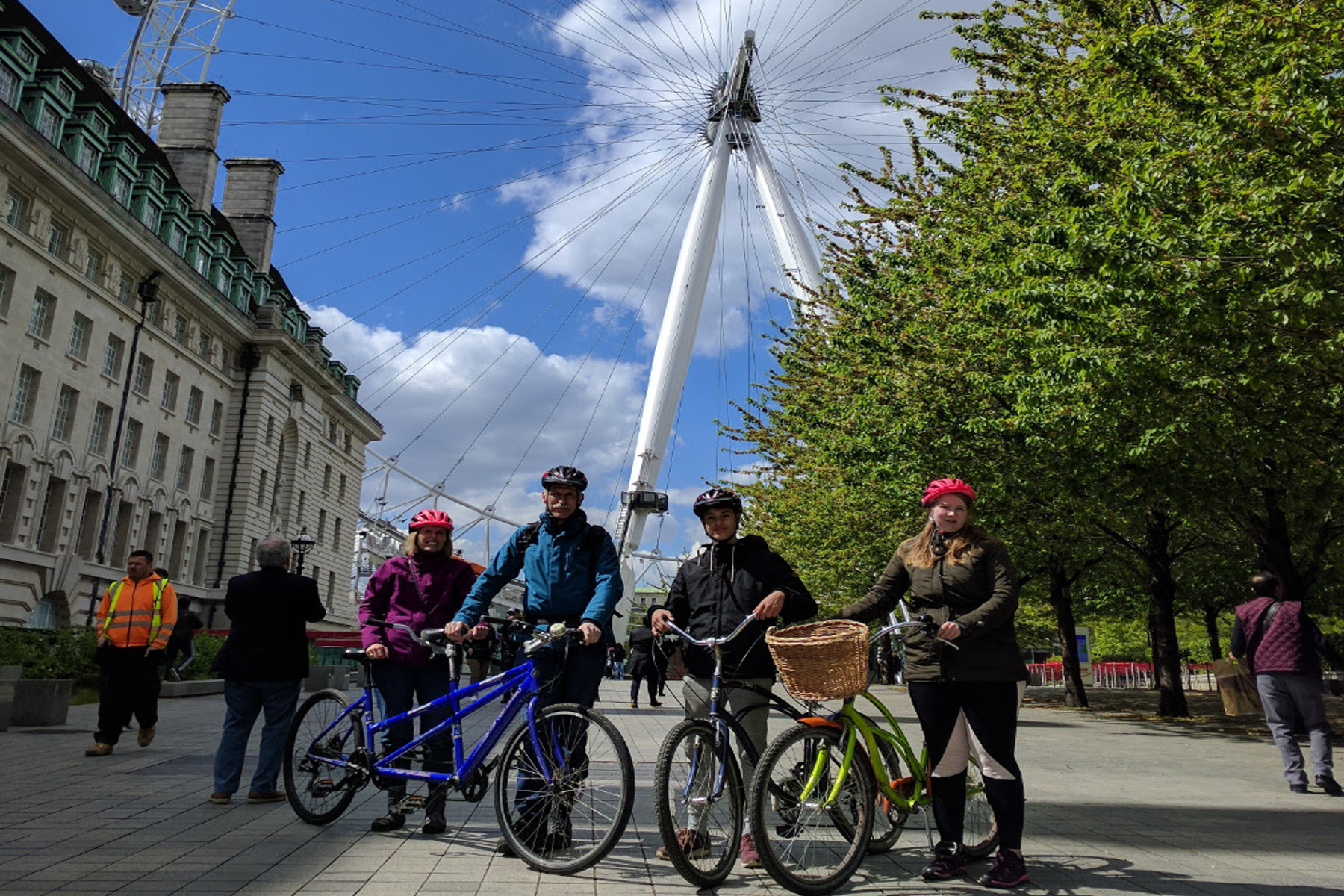 People on a tour with a tandem